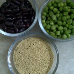 Amaranth Seeds, Kidney Beans & Green Peas