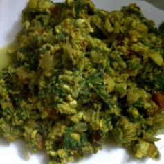 Spicy Scrambled Eggs with Spinach