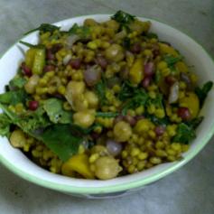 Saffron Infused Pearl Barley with Rocket, Pomegranate & Chickpea